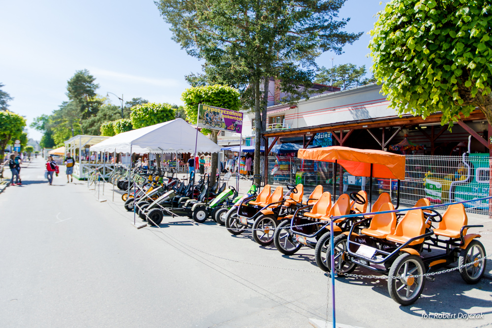 Smażalnie wypożyczalnie gokartów w Pobierowie - na zewnątrz Galex w Pobierowie